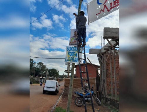 Inicia el retiro de carteles políticos en Iguazú tras las elecciones