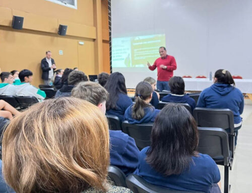 “Vapear no es un juego”: charla de concientización en el salón de ITUREM con el pediatra Dr. Fabio Vera