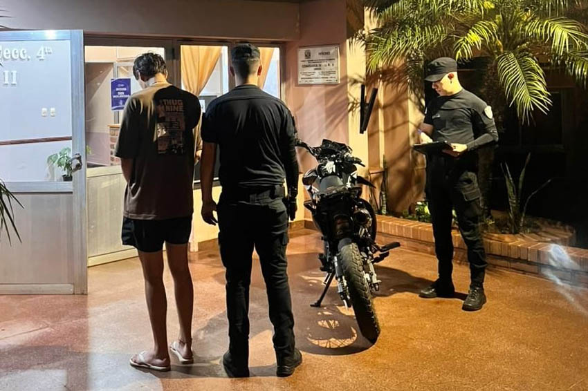 Detuvieron a motociclista que embistió a un policía al intentar huir de un control